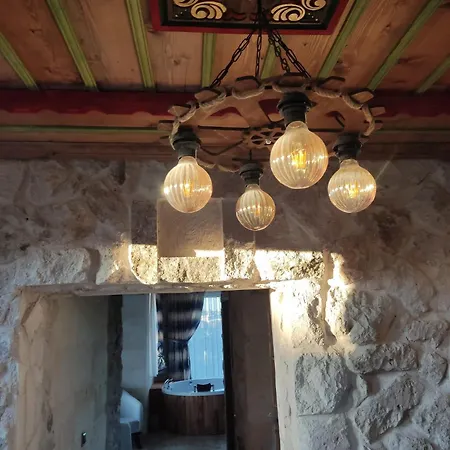 Fiesta Stone House *