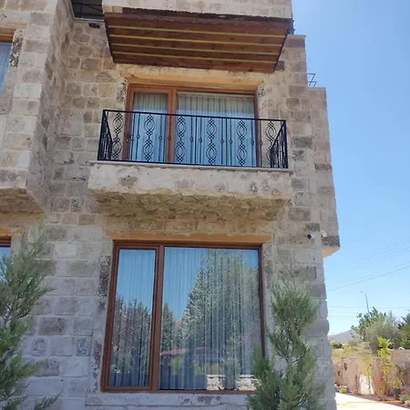 Fiesta Stone House Hotel