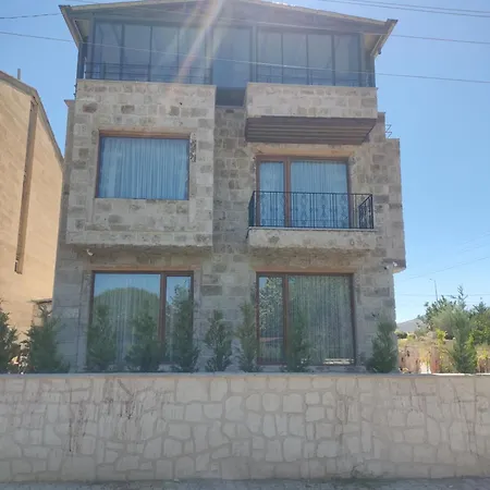 Hotel Fiesta Stone House *