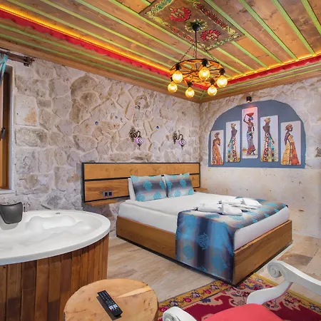 Fiesta Stone House * Невшехир