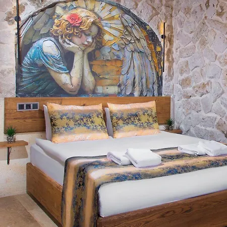 Fiesta Stone House * Невшехир