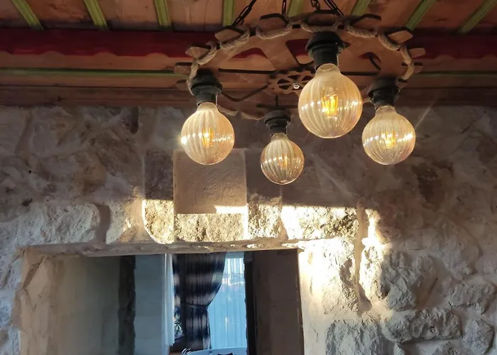 Fiesta Stone House *