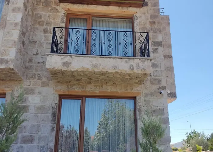 Fiesta Stone House Hotel