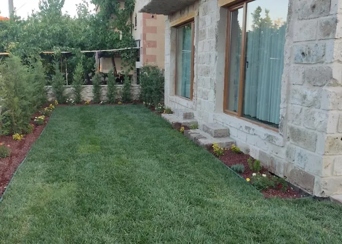 Fiesta Stone House Hotel *